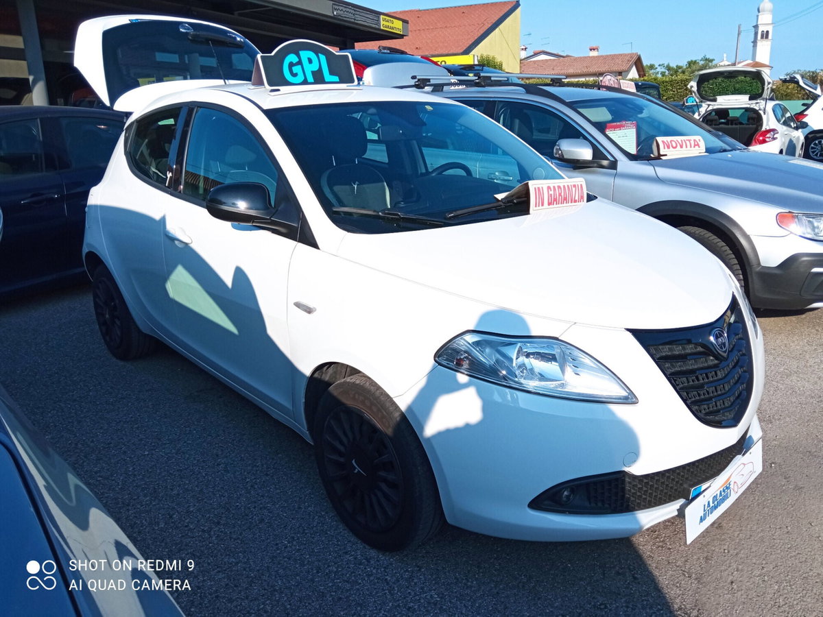 Lancia Ypsilon 1.2 69 CV 5 porte GPL Ecochic Elefantino (2)