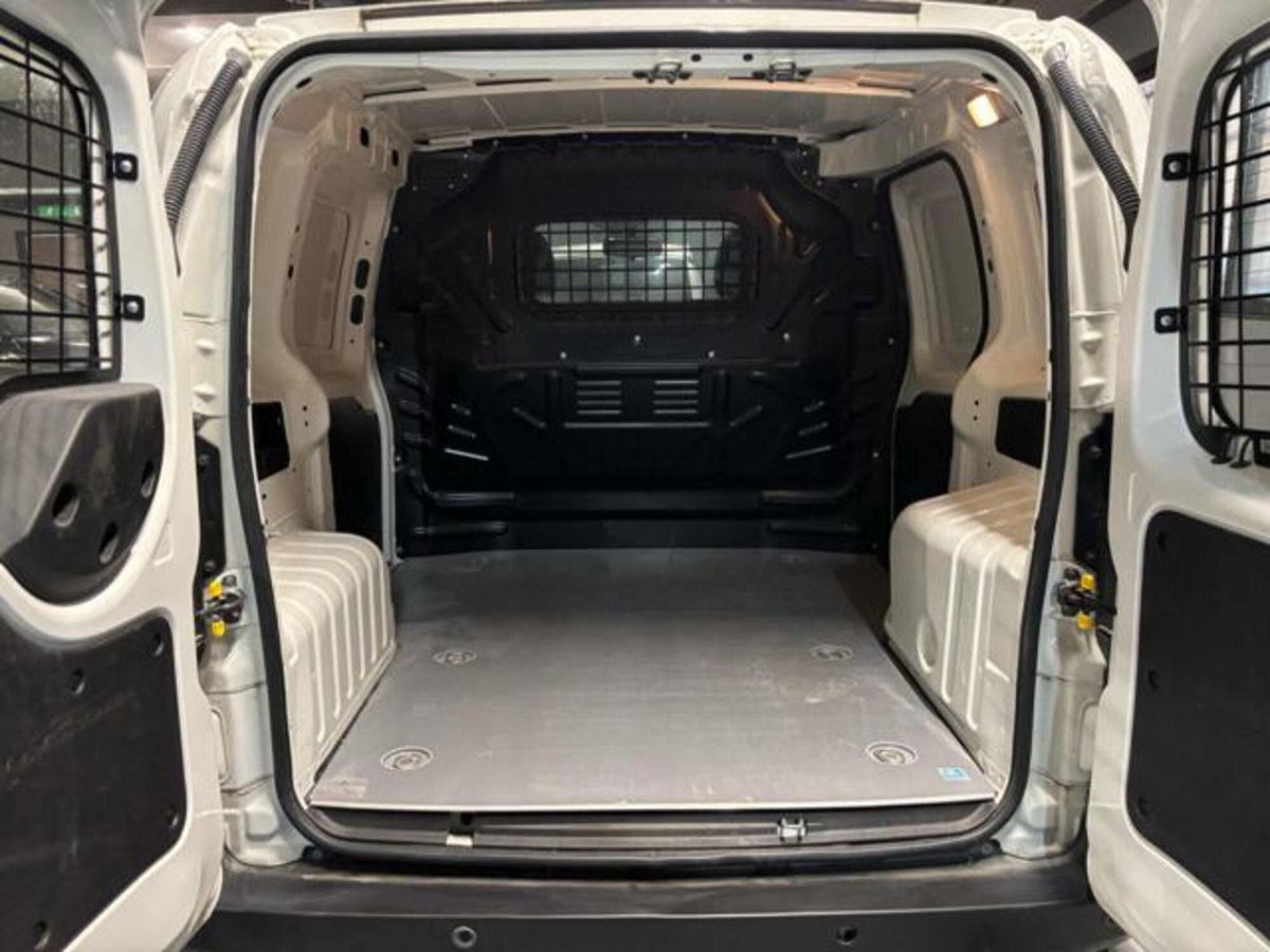 Fiat Fiorino 1.3 MJT 80CV Cargo (18)