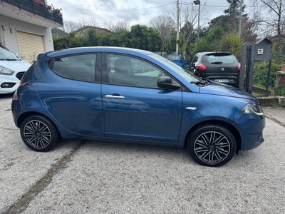 Lancia Ypsilon 1.0 FireFly 5 porte S&S Hybrid Gold Plus (4)