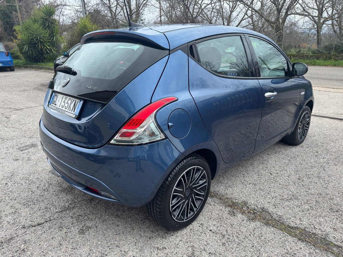 Lancia Ypsilon 1.0 FireFly 5 porte S&S Hybrid Gold Plus (5)