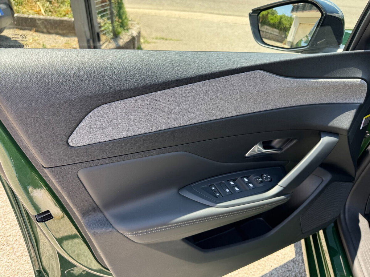 Peugeot 308 BlueHDi 130 S&S EAT8 Allure Pack (11)