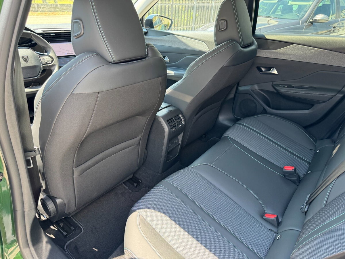 Peugeot 308 BlueHDi 130 S&S EAT8 Allure Pack (12)