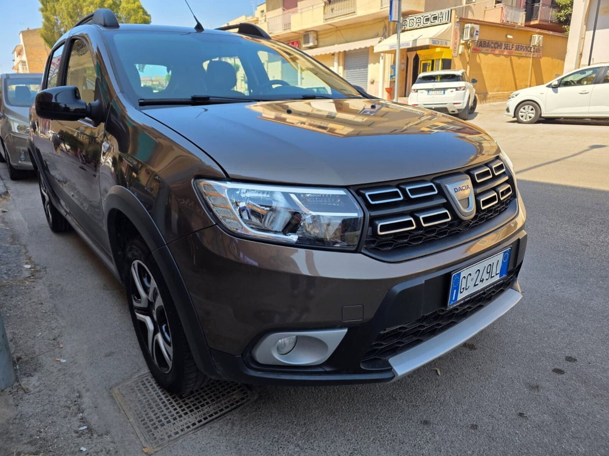 Dacia Sandero Stepway 1.5 Blue dCi 95CV 15th Anniversary (3)