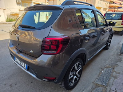 Dacia Sandero Stepway 1.5 Blue dCi 95CV 15th Anniversary (4)