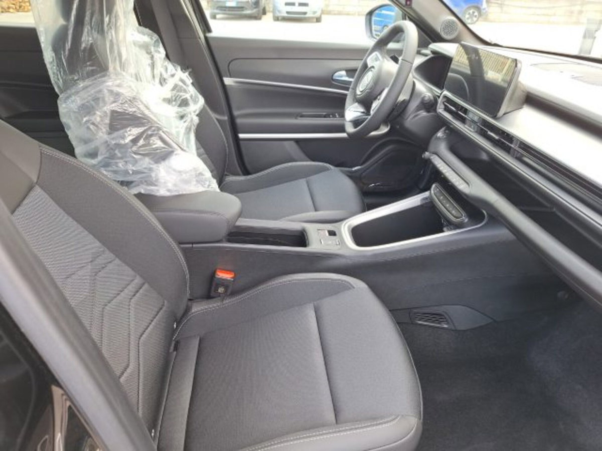 Jeep Avenger 1.2 turbo e-hybrid mhev Summit fwd 110cv edct6 (14)