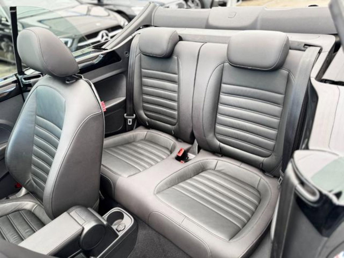 Volkswagen Maggiolino Cabrio 2.0 TDI DSG Sport BlueMotion Technology (12)