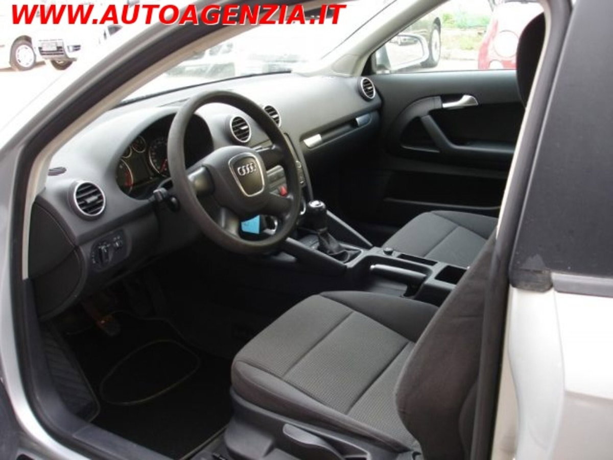 Audi A3 1.6 Ambiente (11)
