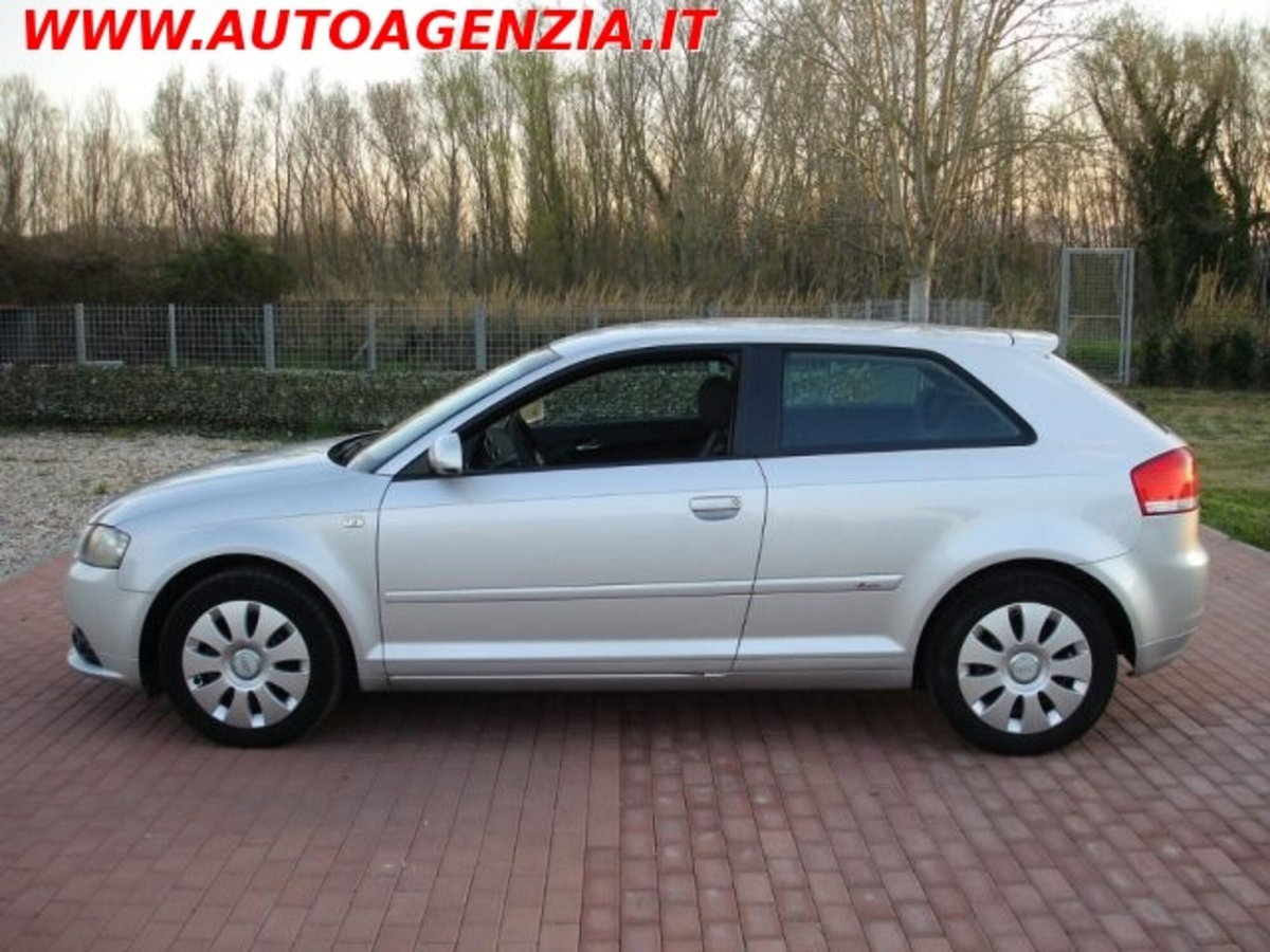 Audi A3 1.6 Ambiente (3)