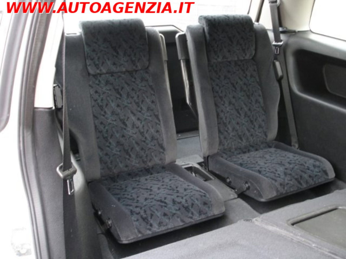Opel Zafira 16V DTI cat Comfort (10)