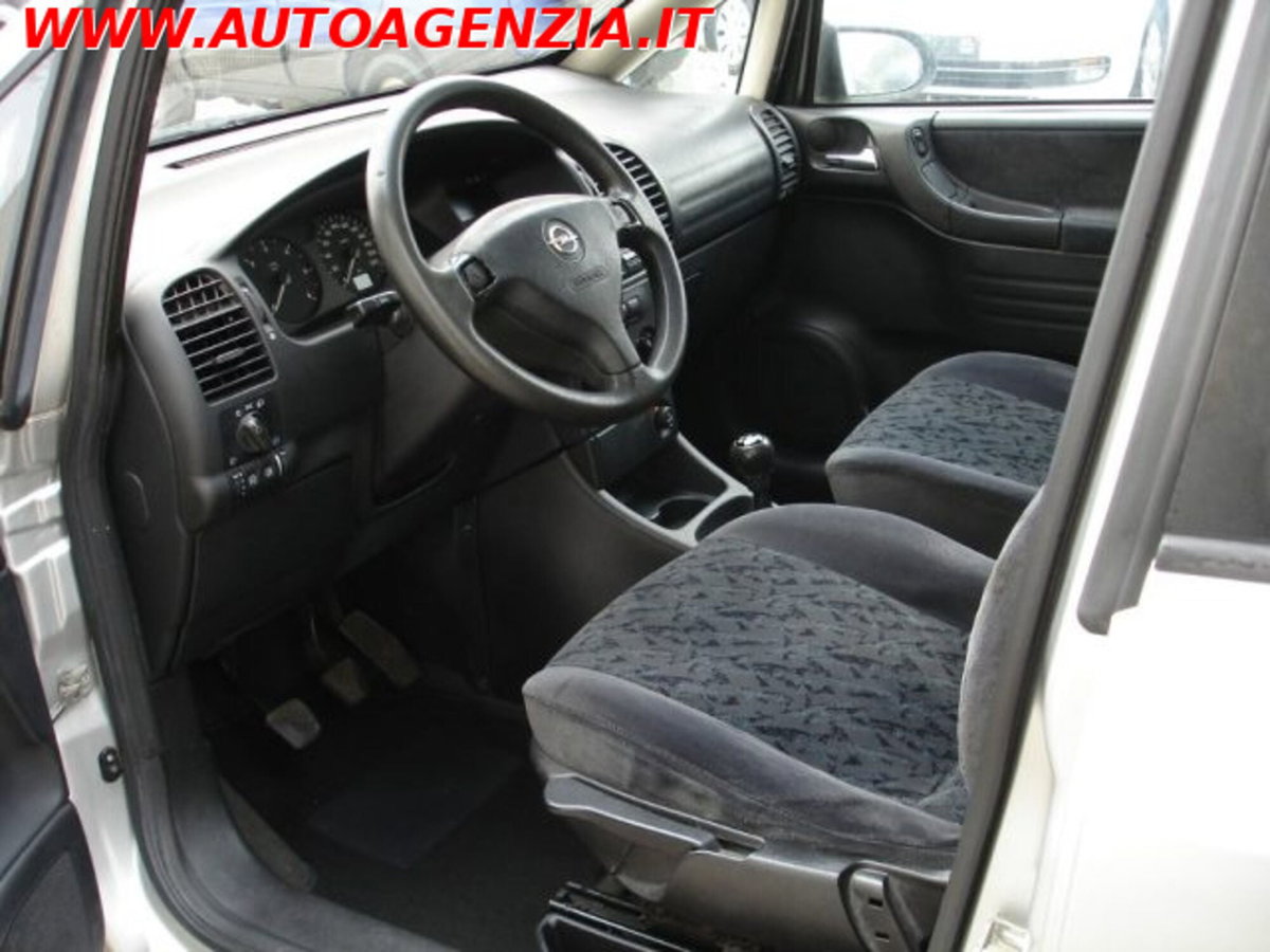 Opel Zafira 16V DTI cat Comfort (11)