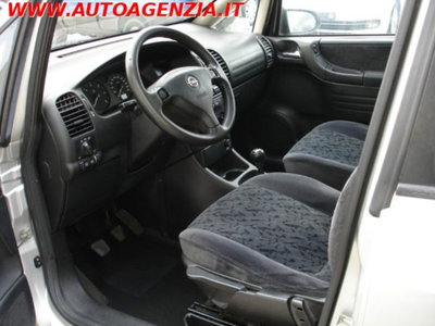 Opel Zafira 16V DTI cat Comfort (11)
