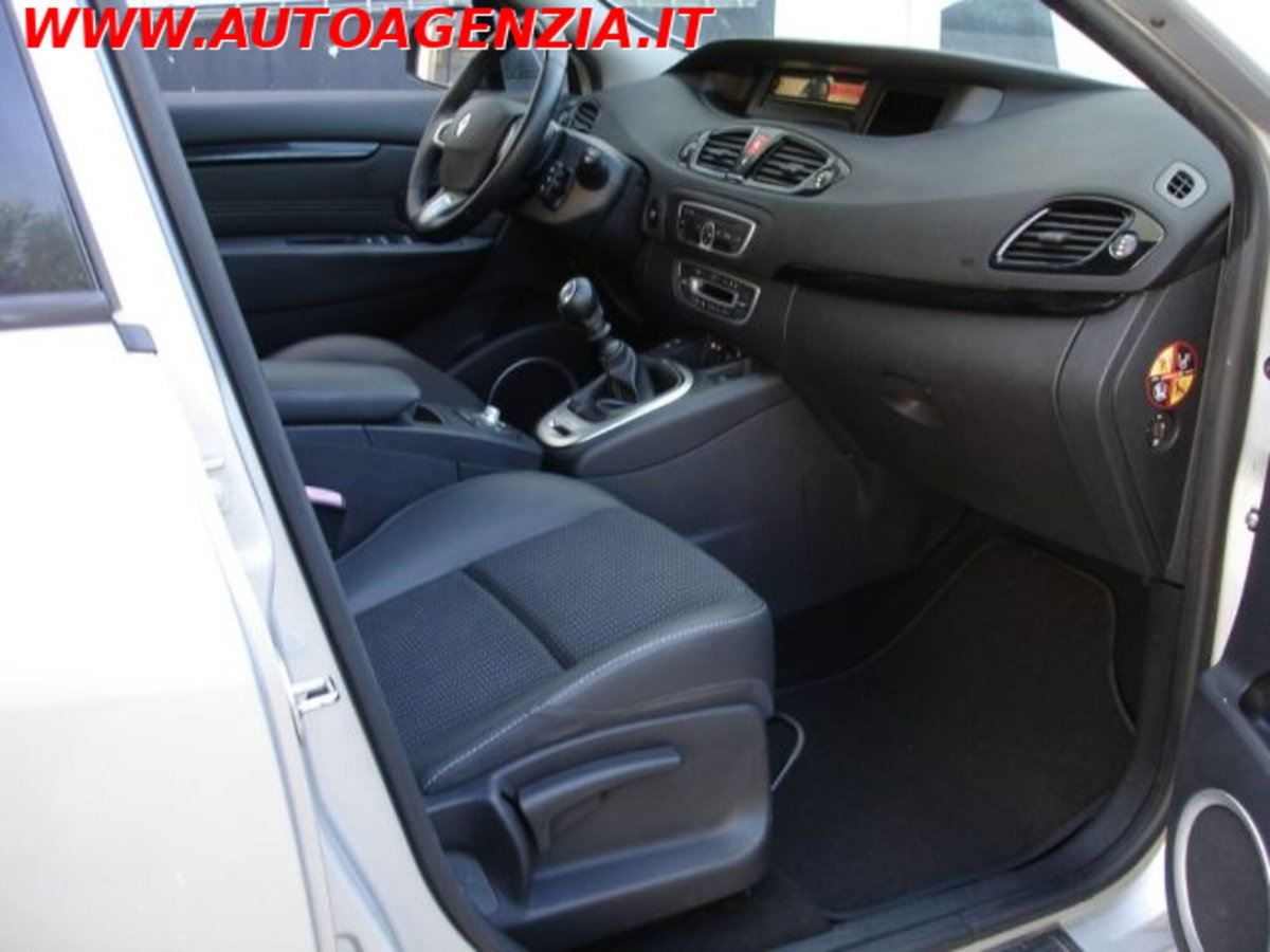 Renault Scenic E-Tech Electric 1.5 dCi 110CV Luxe (14)