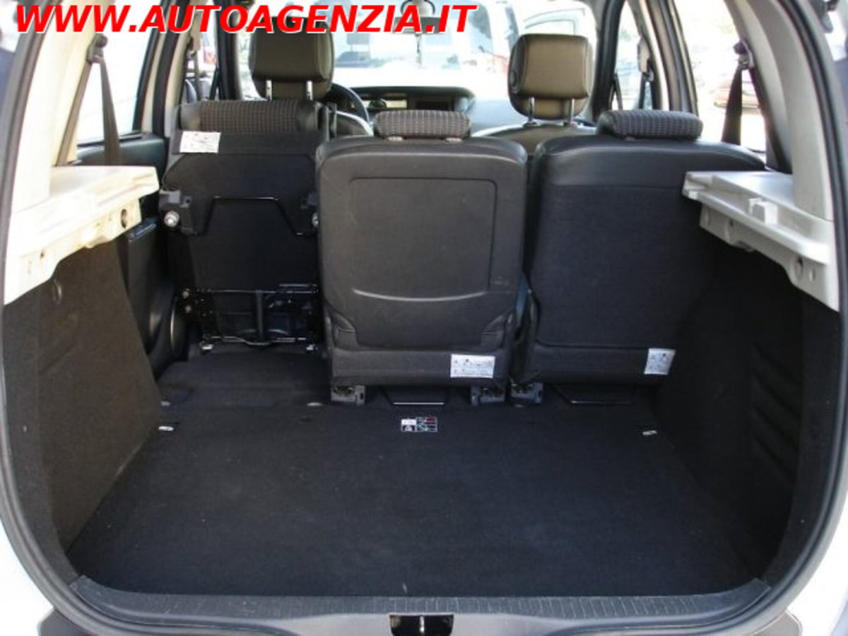 Renault Scenic E-Tech Electric 1.5 dCi 110CV Luxe (16)