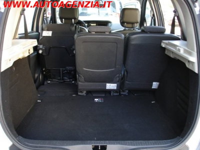 Renault Scenic E-Tech Electric 1.5 dCi 110CV Luxe (16)