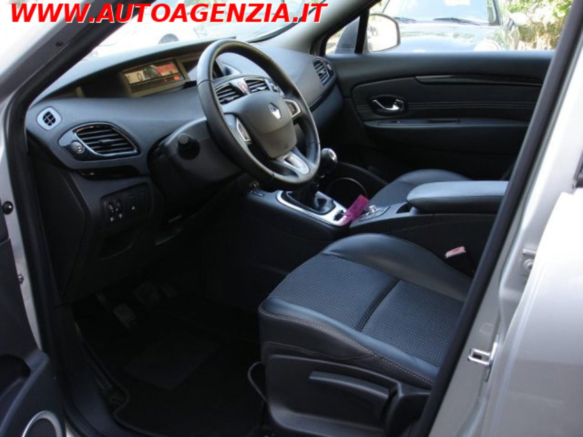 Renault Scenic E-Tech Electric 1.5 dCi 110CV Luxe (9)