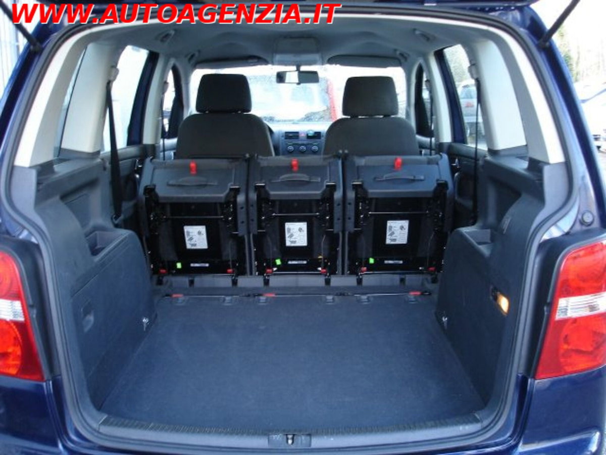 Volkswagen Touran 16V TDI Trendline (16)
