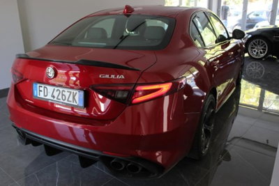 Alfa Romeo Giulia 2.9 T V6 Quadrifoglio (2)