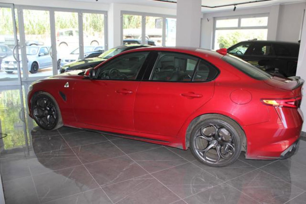 Alfa Romeo Giulia 2.9 T V6 Quadrifoglio (4)