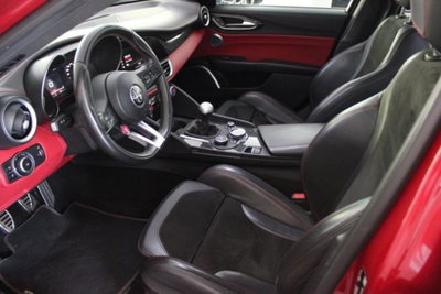 Alfa Romeo Giulia 2.9 T V6 Quadrifoglio (9)