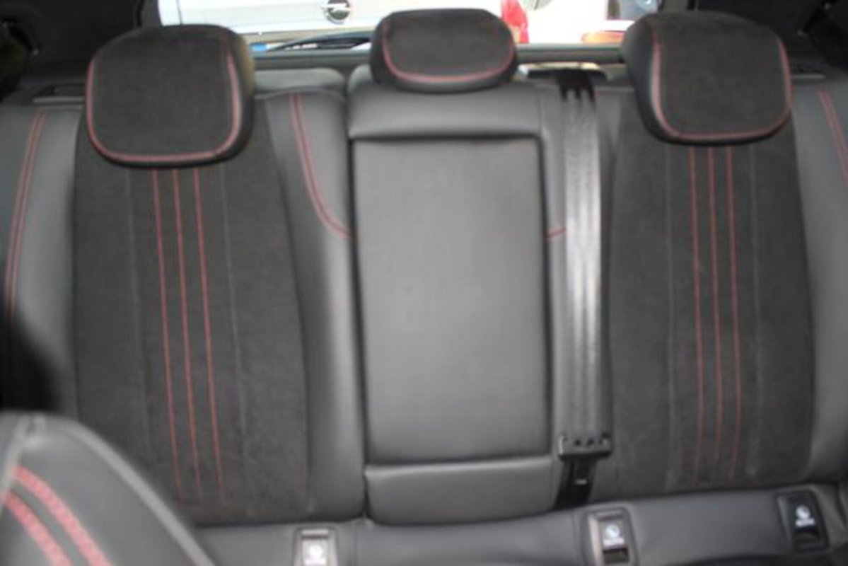 Peugeot 308 THP 270 S&S GTi by Peugeot Sport (12)