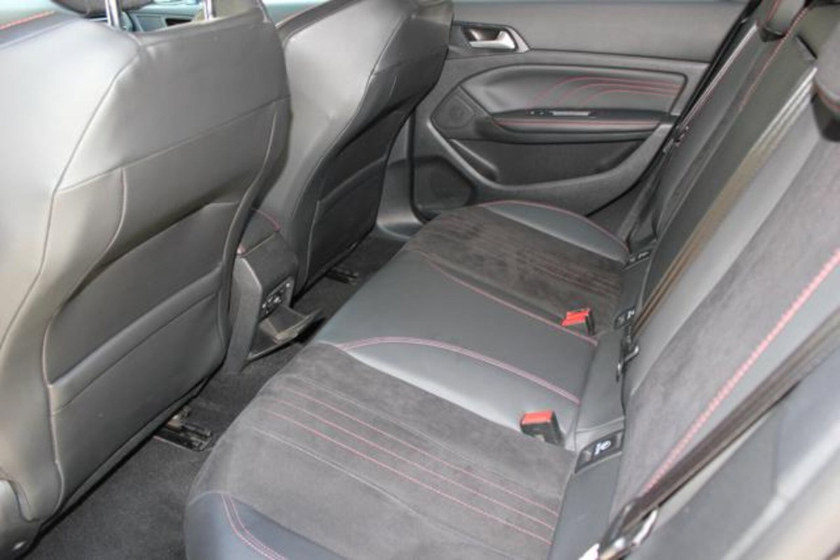 Peugeot 308 THP 270 S&S GTi by Peugeot Sport (13)