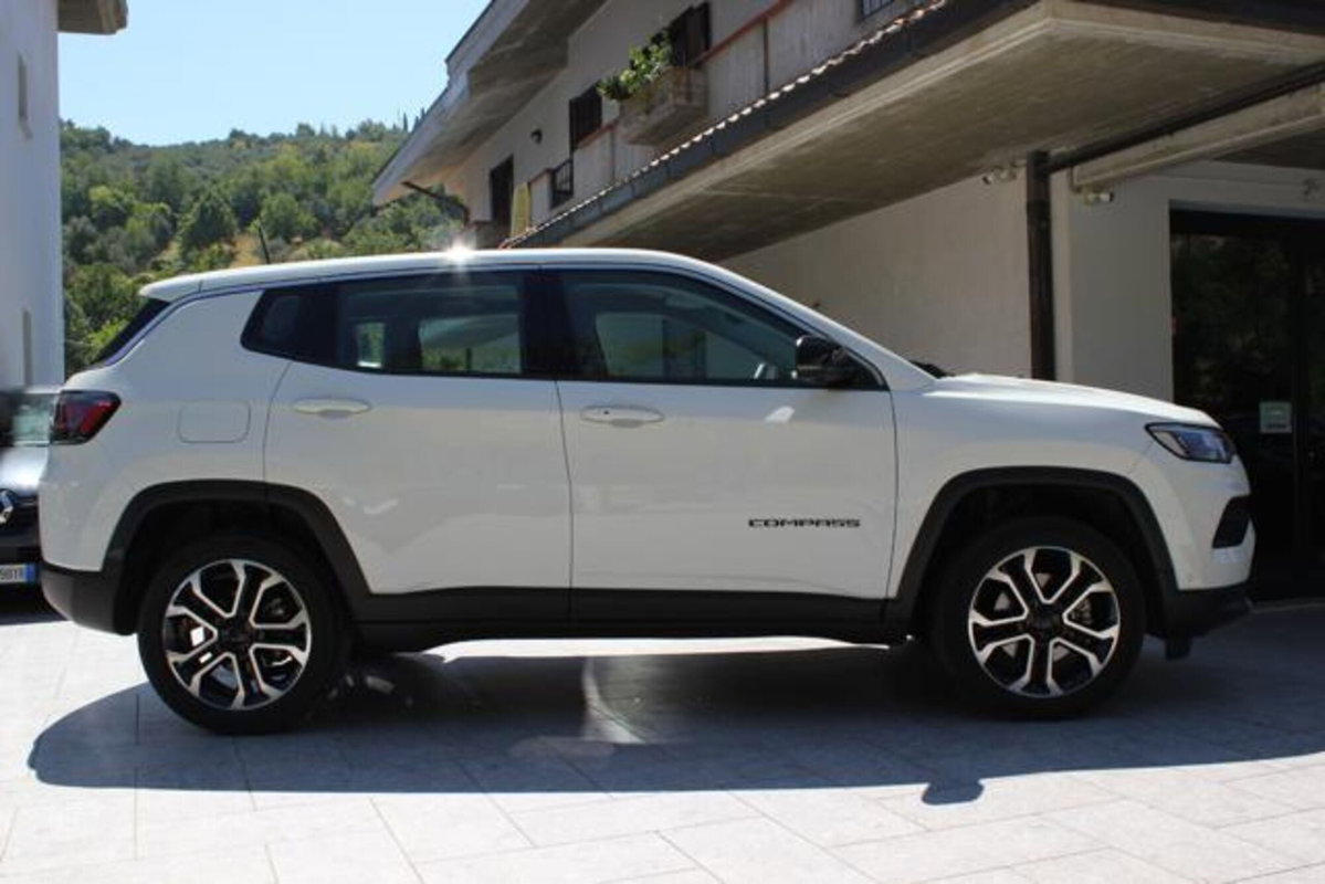 Jeep Compass 1.5 turbo t4 mhev Altitude 2wd 130cv dct (3)