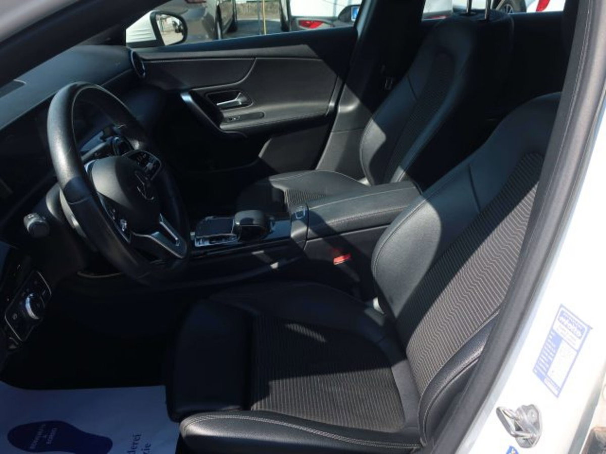 Mercedes-Benz Classe A Sedan 180 d 4p. Sport (5)