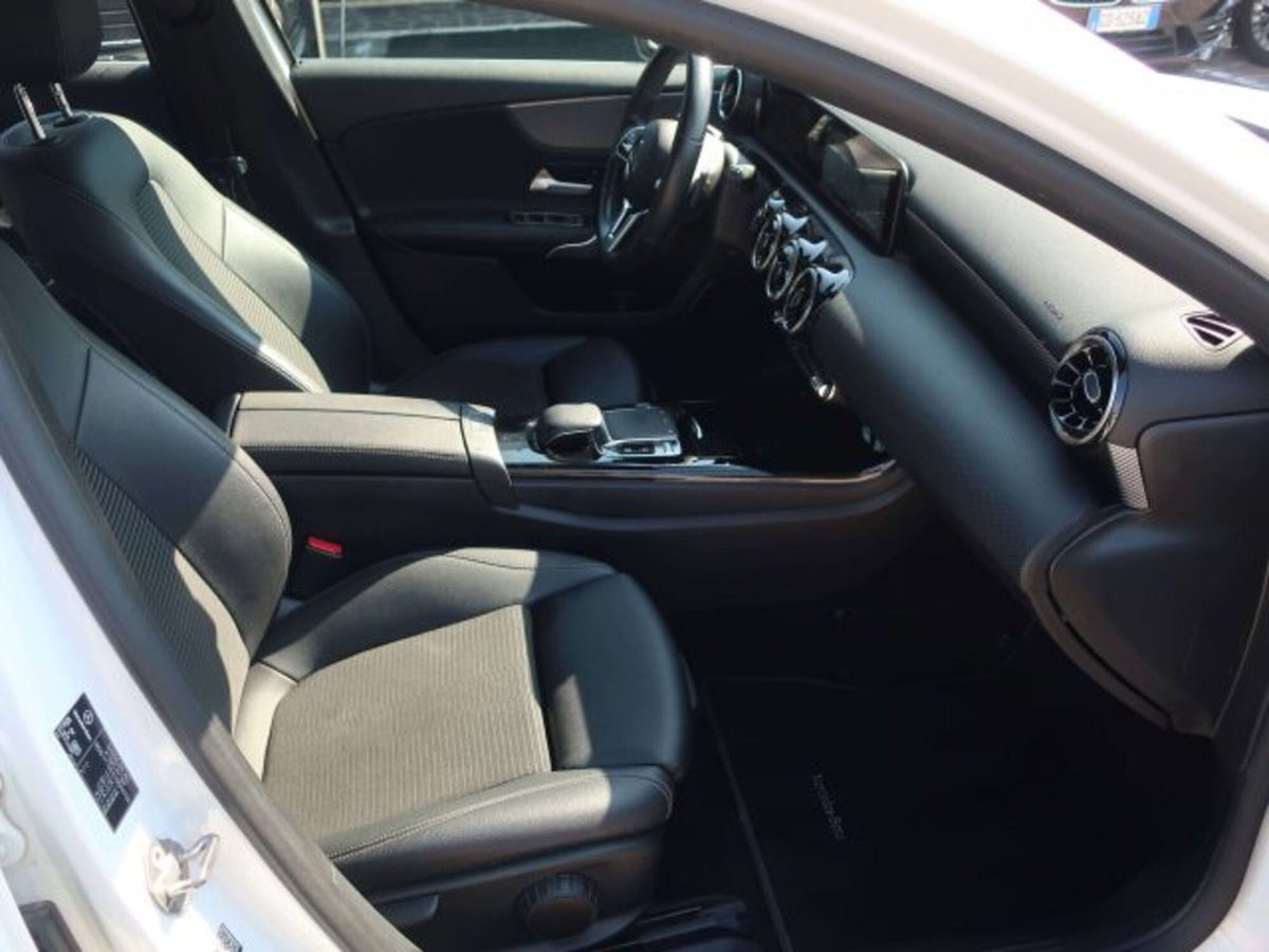 Mercedes-Benz Classe A Sedan 180 d 4p. Sport (8)