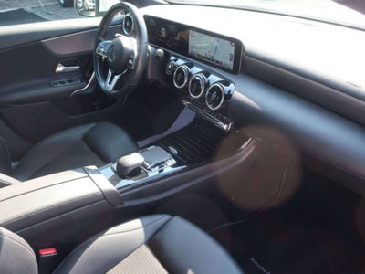 Mercedes-Benz Classe A Sedan 180 d 4p. Sport (9)