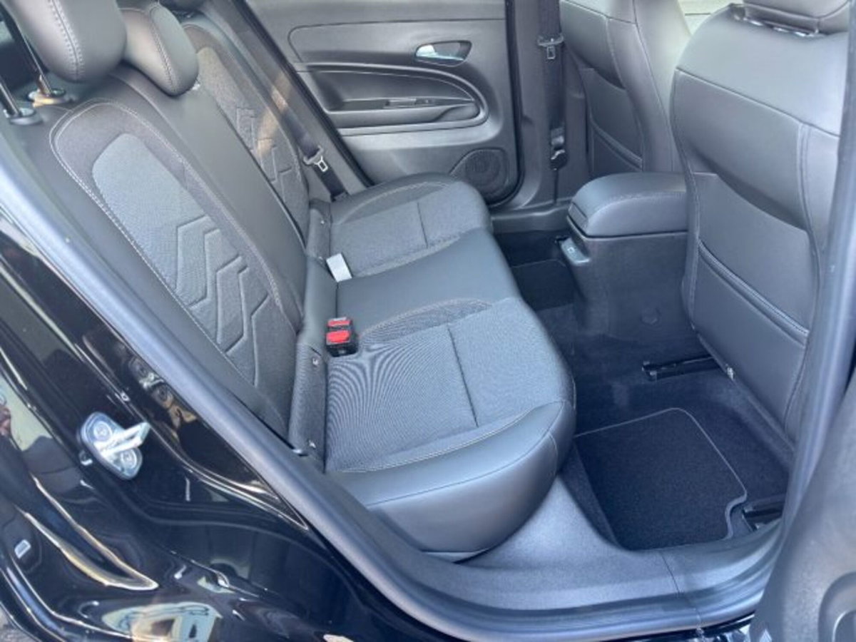 Jeep Avenger 1.2 turbo e-hybrid mhev Summit fwd 110cv edct6 (11)