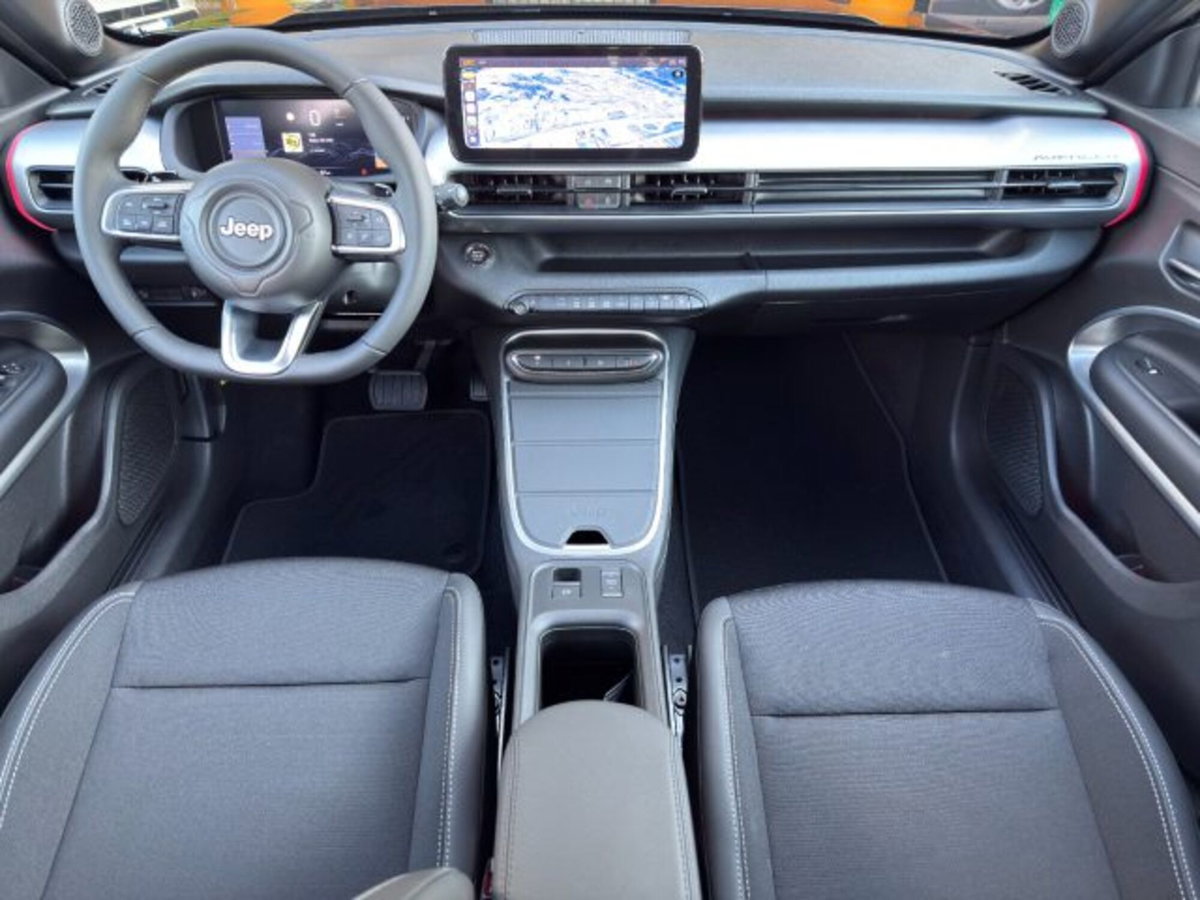 Jeep Avenger 1.2 turbo e-hybrid mhev Summit fwd 110cv edct6 (8)