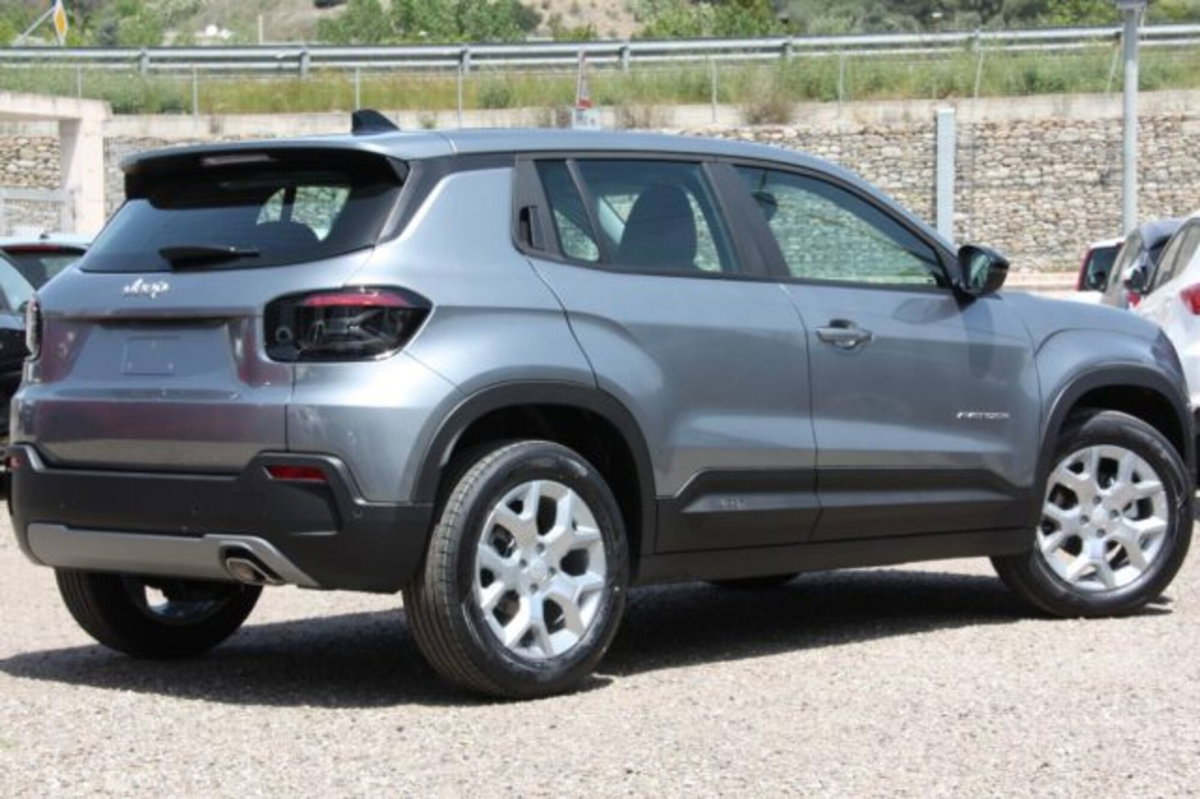 Jeep Avenger 1.2 turbo e-hybrid mhev Altitude fwd 110cv edct6 (7)