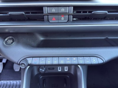 Jeep Avenger 1.2 turbo Summit fwd 100cv (18)