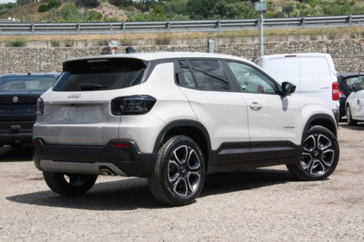 Jeep Avenger 1.2 turbo Summit fwd 100cv (4)