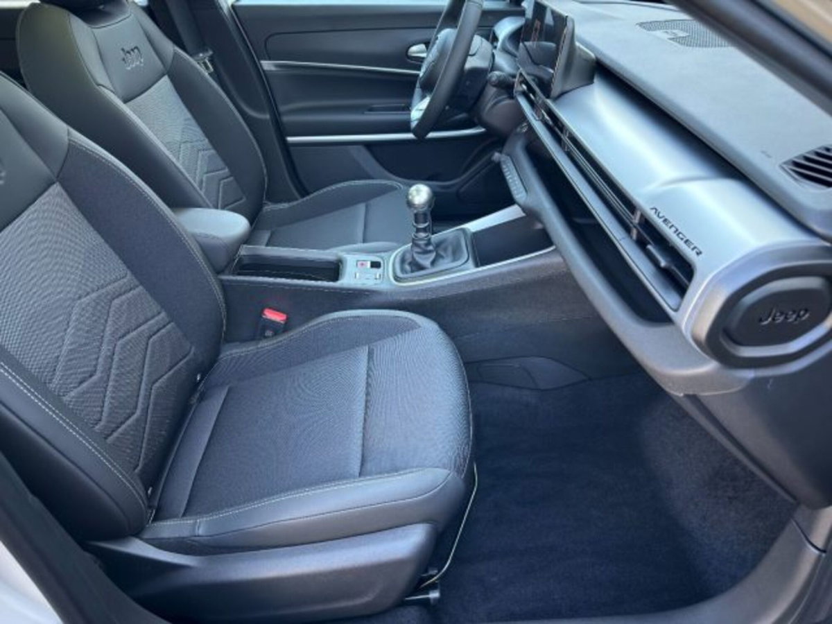 Jeep Avenger 1.2 turbo Summit fwd 100cv (9)