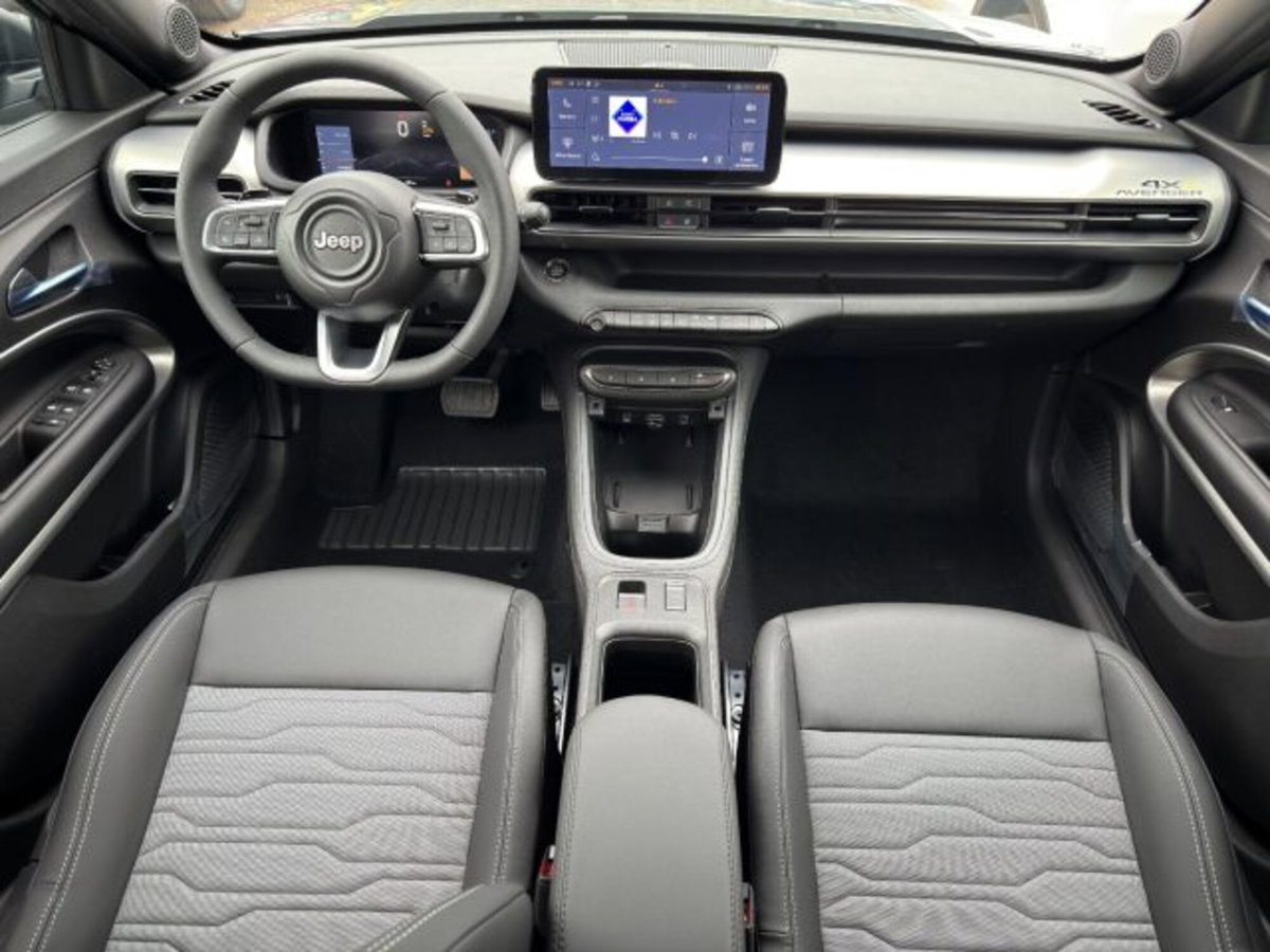 Jeep Avenger 1.2 turbo e-hybrid mhev Overland 4xe 145cv edct6 (8)