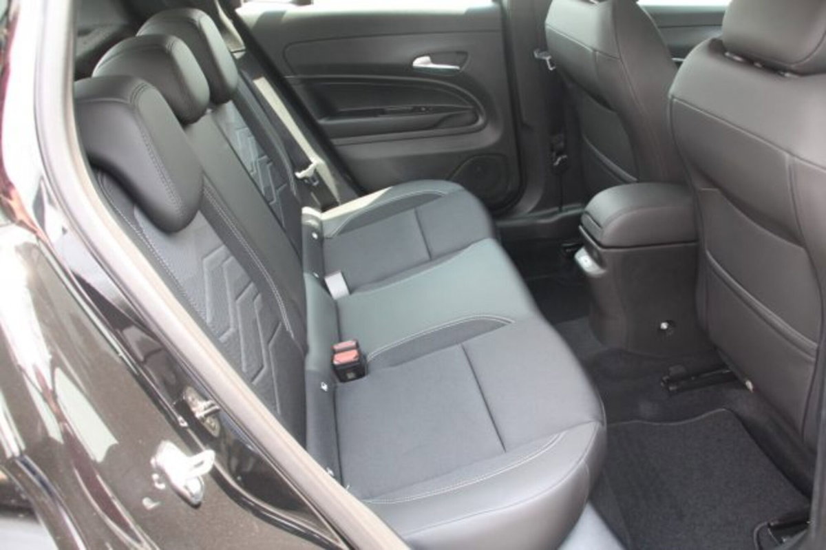 Jeep Avenger 1.2 turbo Altitude fwd 100cv (13)