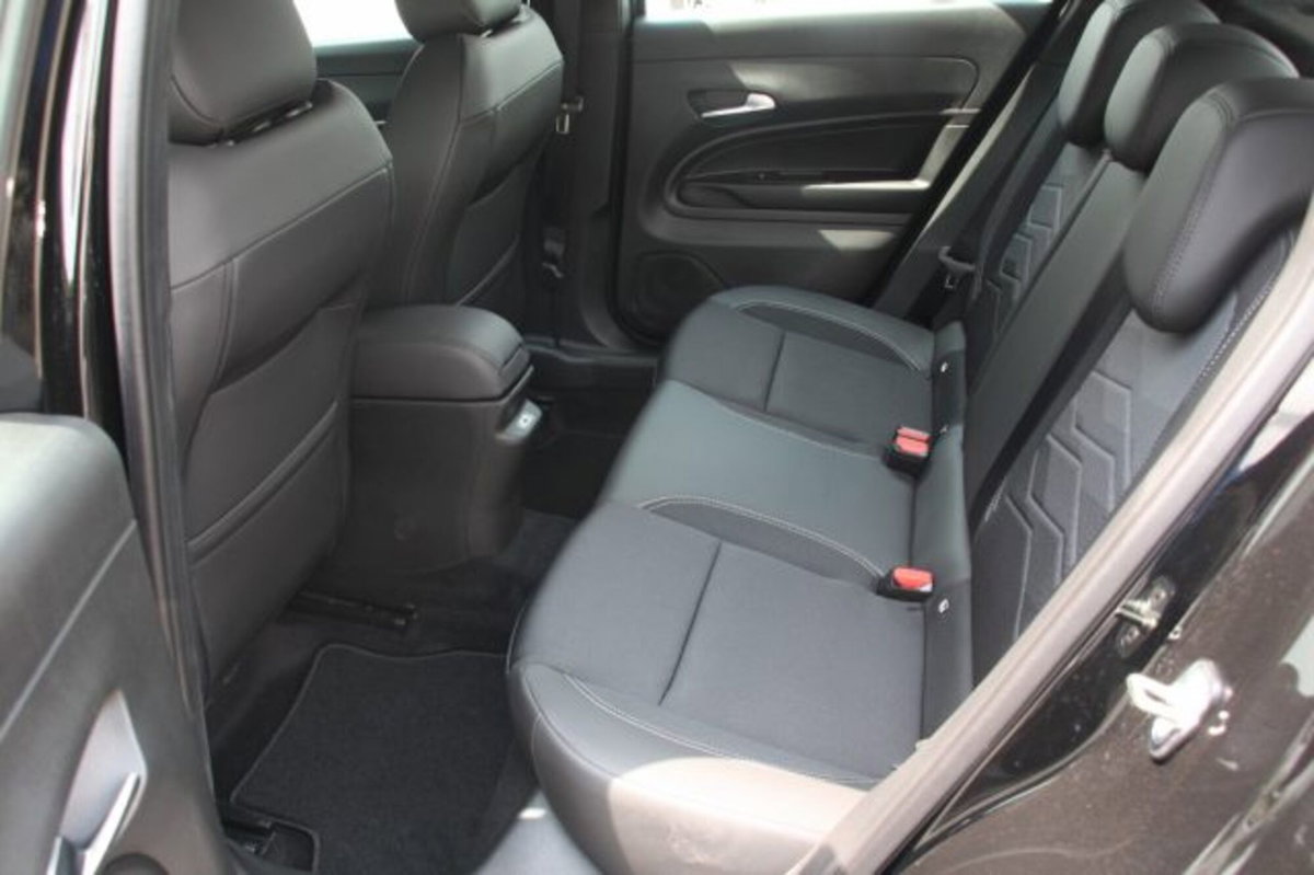 Jeep Avenger 1.2 turbo Altitude fwd 100cv (14)