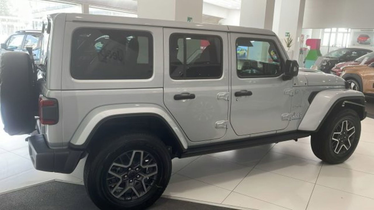 Jeep Wrangler Unlimited 2.0 PHEV ATX 4xe Sahara (3)