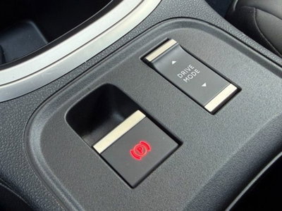 Jeep Avenger 1.2 turbo e-hybrid mhev Upland 4xe 145cv edct6 (14)