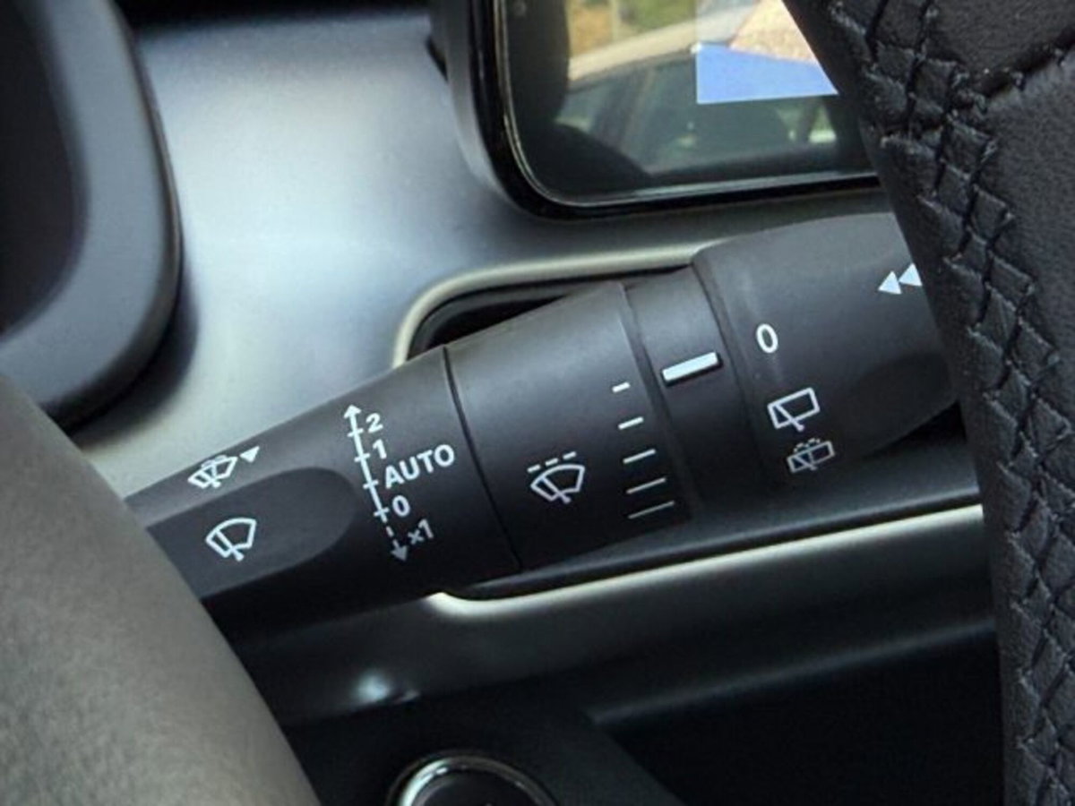Jeep Avenger 1.2 turbo e-hybrid mhev Upland 4xe 145cv edct6 (20)