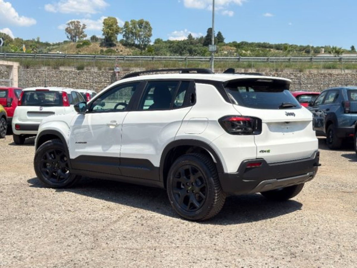 Jeep Avenger 1.2 turbo e-hybrid mhev Upland 4xe 145cv edct6 (5)