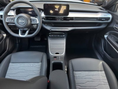 Jeep Avenger 1.2 turbo e-hybrid mhev Upland 4xe 145cv edct6 (7)