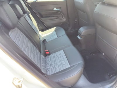 Jeep Avenger 1.2 turbo e-hybrid mhev Upland 4xe 145cv edct6 (9)