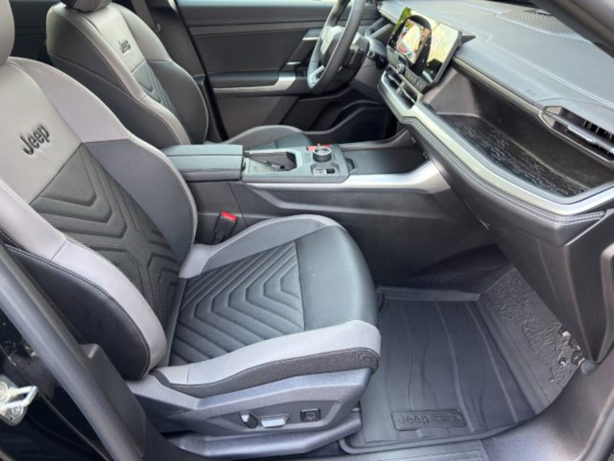 Jeep Compass full-electric First Edition fwd 213cv auto (11)