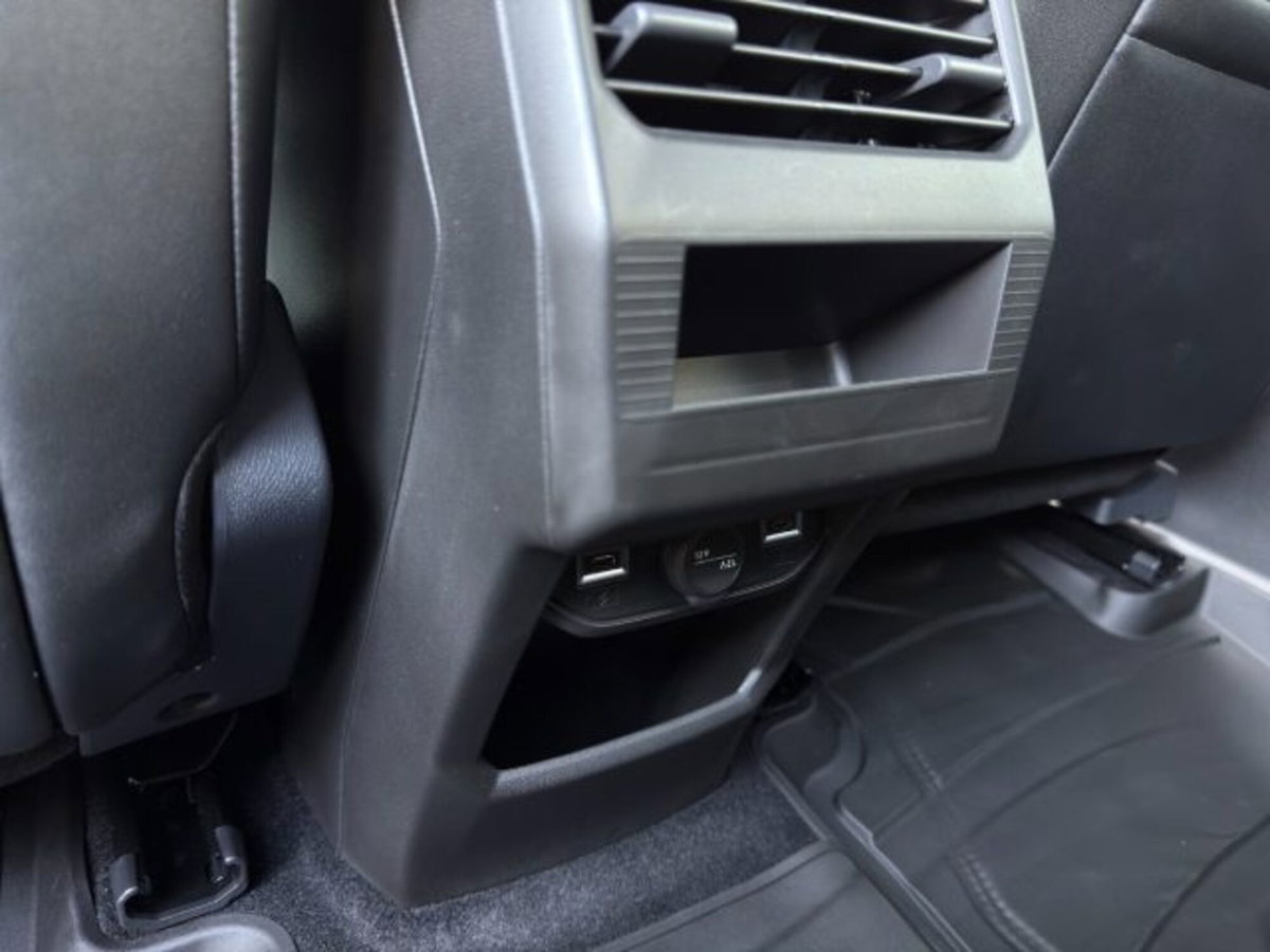 Jeep Compass full-electric First Edition fwd 213cv auto (15)