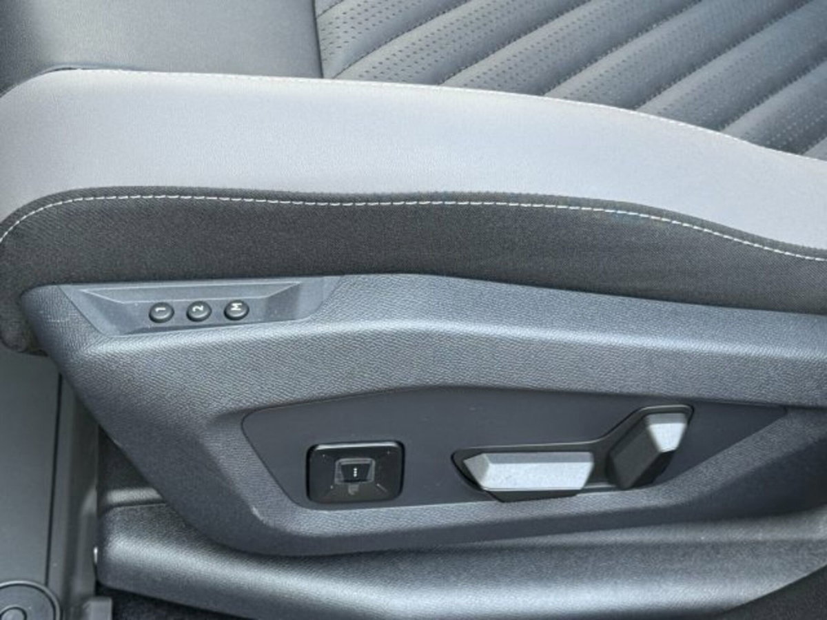 Jeep Compass full-electric First Edition fwd 213cv auto (17)