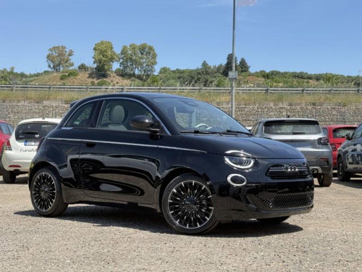 Fiat 500 1.0 hybrid La Prima (3)