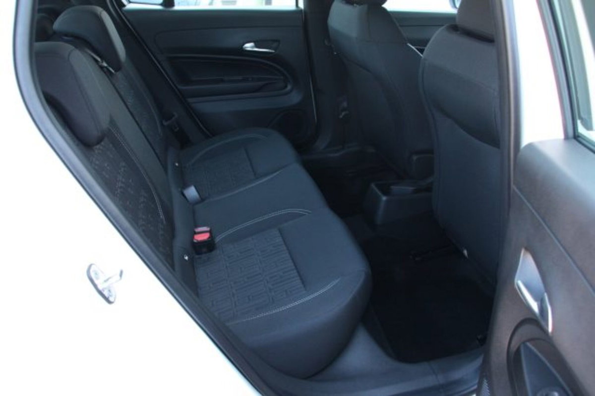 Fiat 600 1.2 hybrid Icon 110cv auto (9)