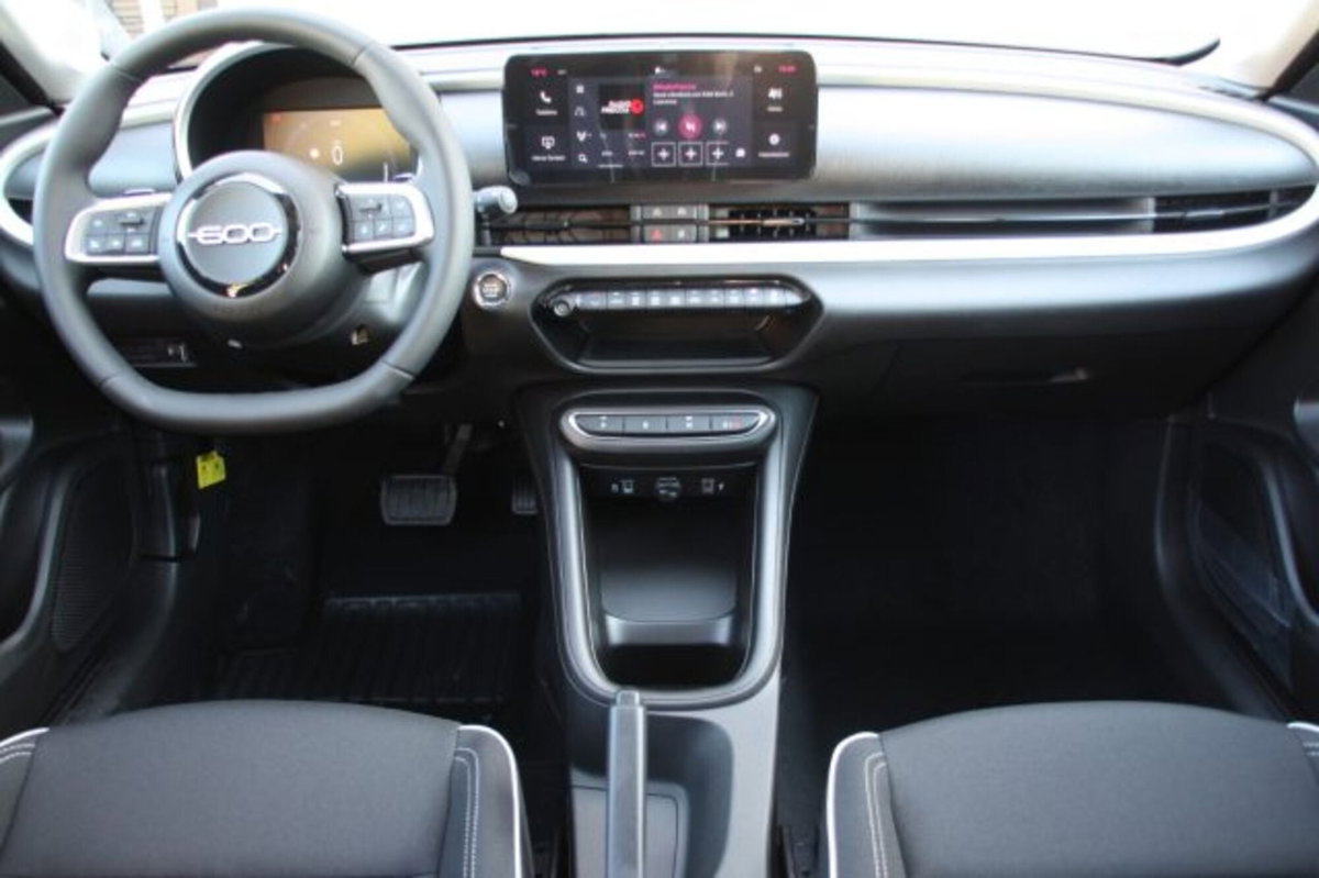Fiat 600 1.2 hybrid 110cv auto (9)